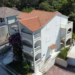 Apartman Mia *